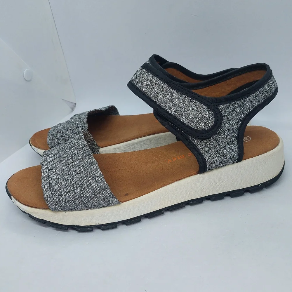Bernie Mev New York Tara Bay Pewter Gray Stretchy Sandals Womens Size 39 US 8